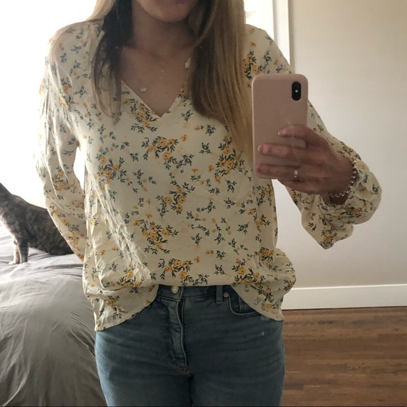 Old Navy Floral-Print Split-Neck Poet Blouse - Picture 2 of 5